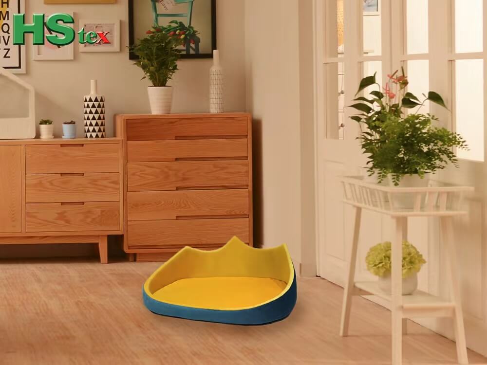 Housetex Crown Shaped Pet Bed1